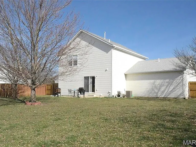 347 Logan Dr — Photo 25