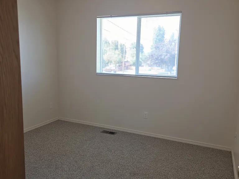 311 E Dodge St #1 — Photo 16
