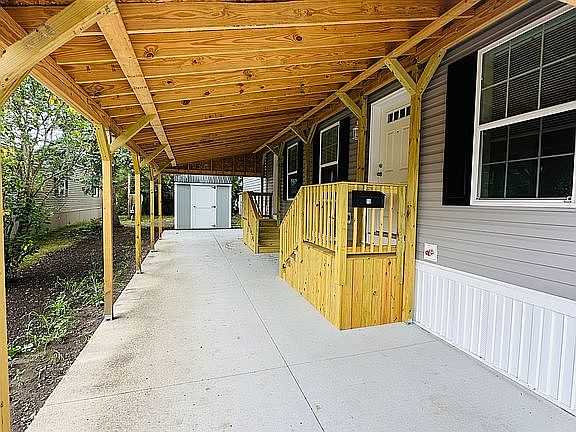 4th image of 1426 Seabrook Dr