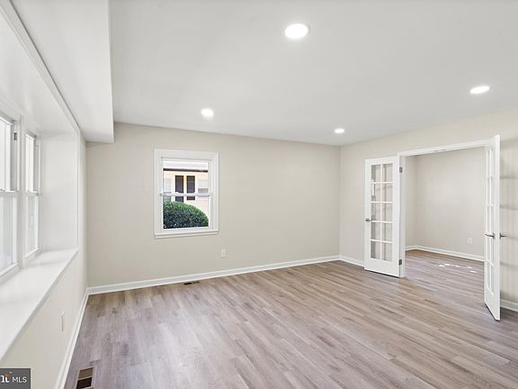 5th image of 4231 Majestic Ln