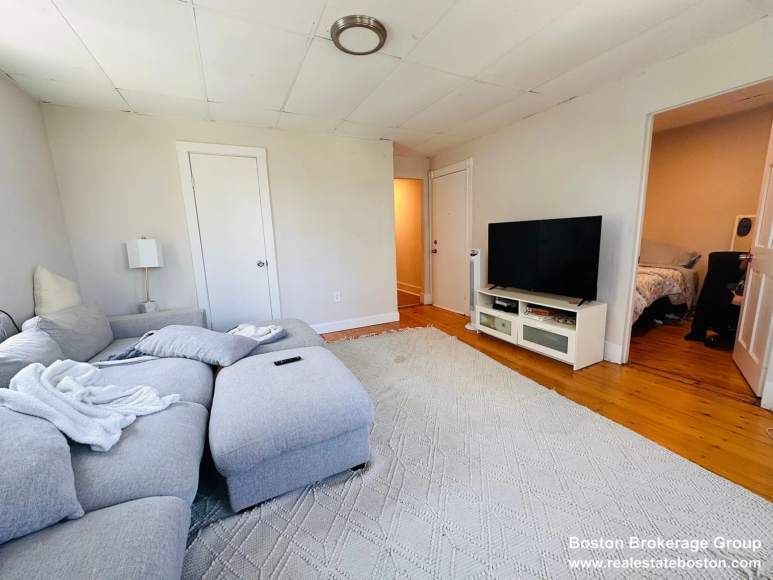 3 bed, 1.5 bath, $4,200 — Photo 4