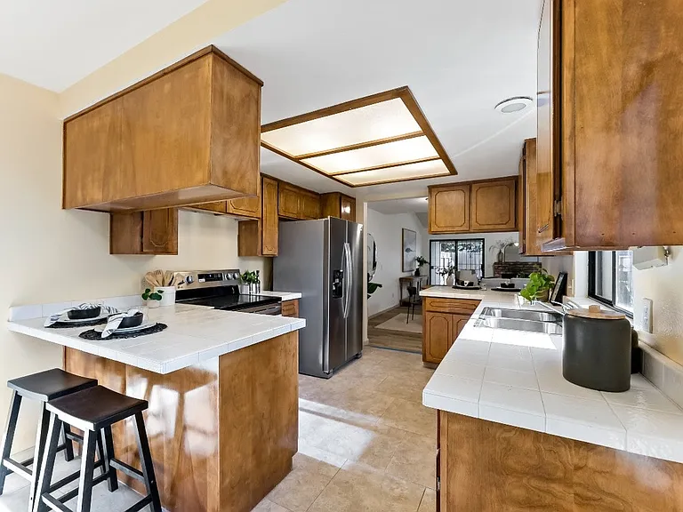 1592 Tollhouse Ln — Photo 6