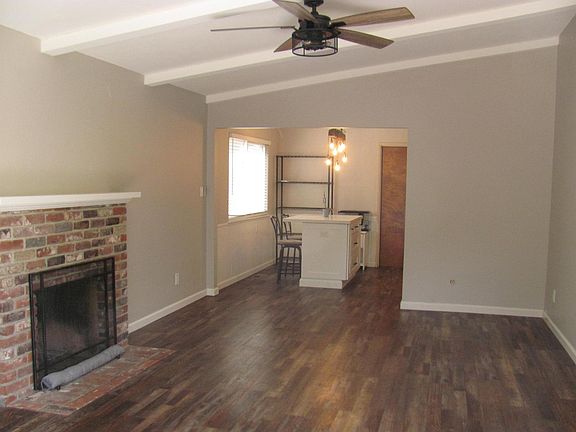 4th image of 1311 Spruce Dr