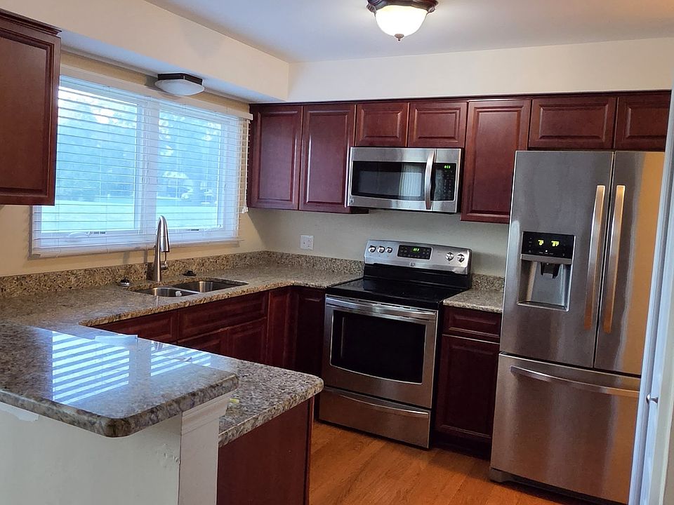 380 Huntington Ct, photo 11