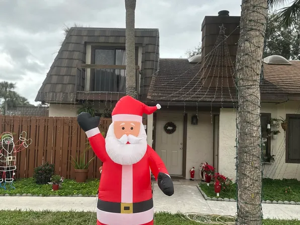 4068 Palm Bay Circle #B, West Palm Beach, FL 33406