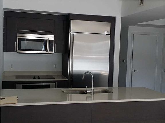 3rd image of 500 Brickell Ave APT 1500