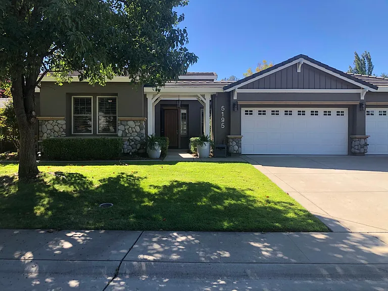 5195 Equestrian Ct — Photo 4