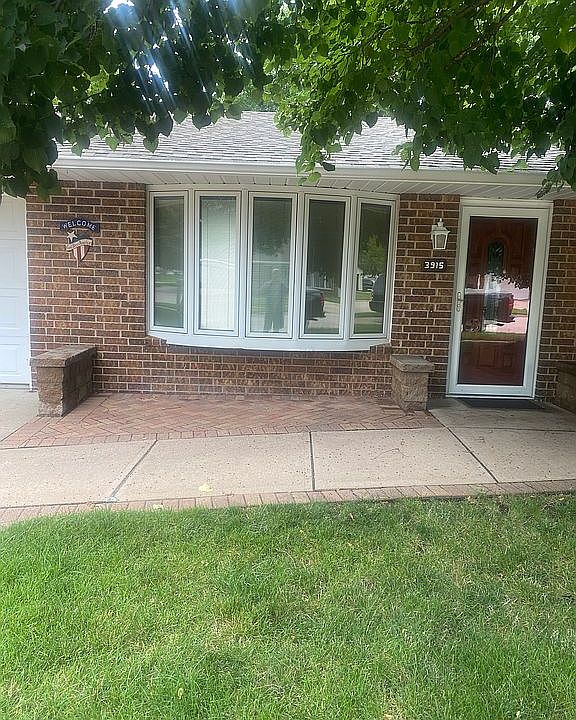 Bay window/decorative pavers