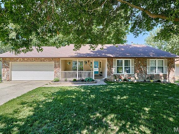 2nd image of 31 Great Lakes Dr