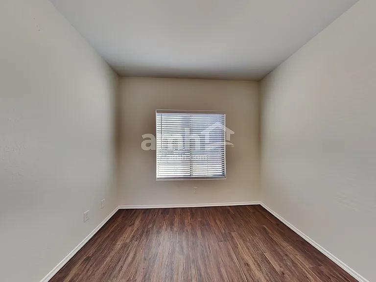17238 W Maui Ln — Photo 7