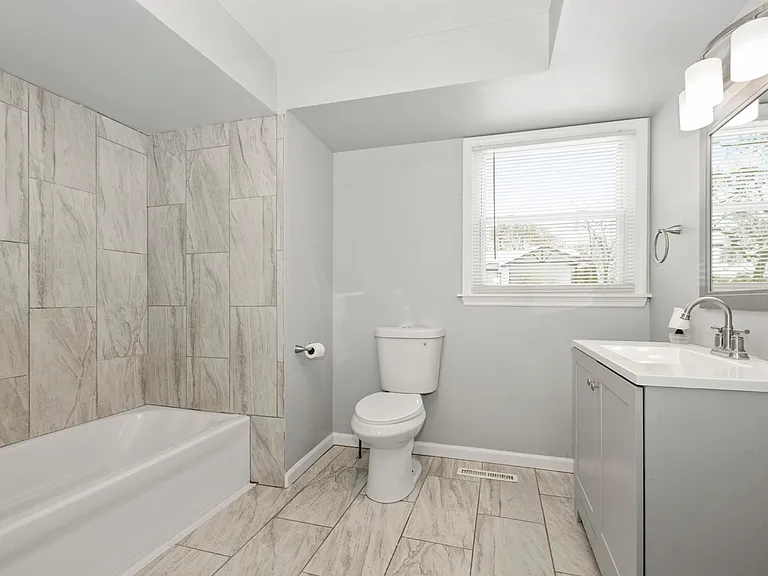 8340 W Lincoln Hwy #8340 — Photo 8