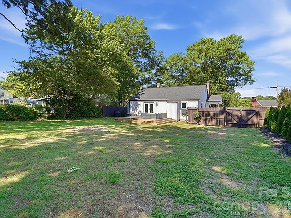 5th image of 912 Laura Ave