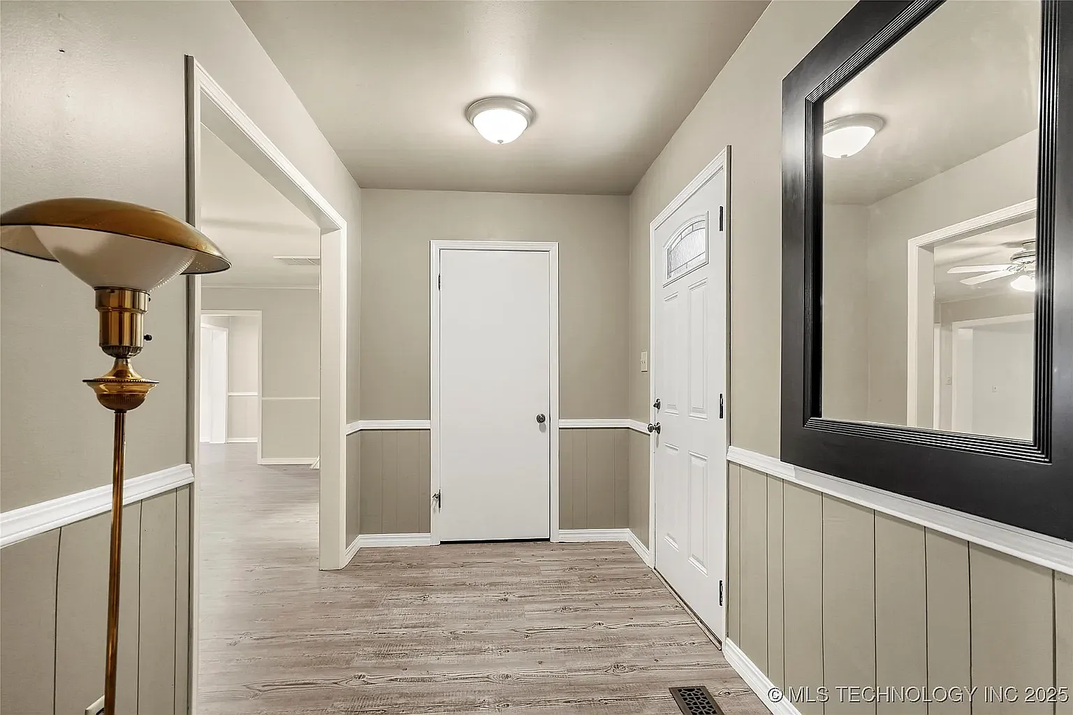 3 bed, 2196 sqft, $2,150 — Photo 2