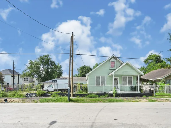 1166 Luzon St, Houston, TX 77009