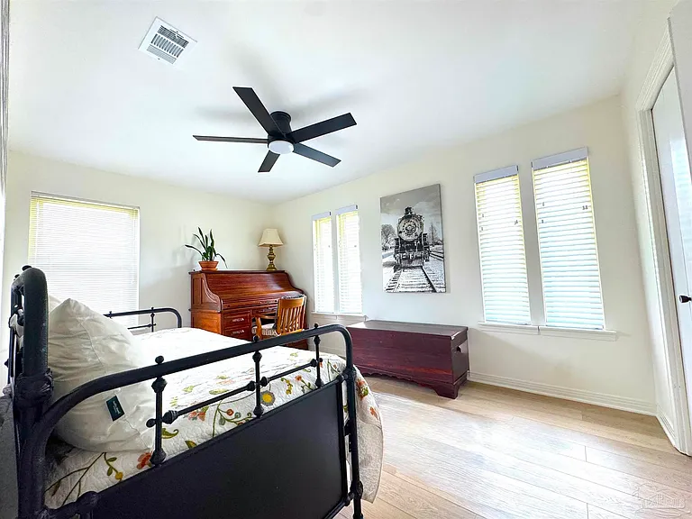 3585 Riddick Dr — Photo 17