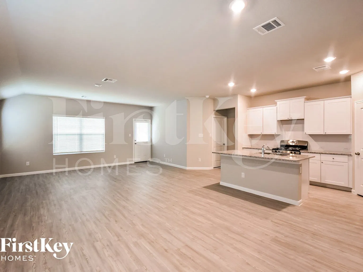 4 bed, 3.0 bath, 1910 sqft, $2,010 — Photo 2