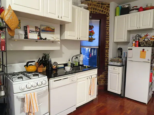 Rented by Alpha Properties NYC I LLC | media 18