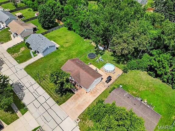 4th image of 1329 Shallow Lake Dr