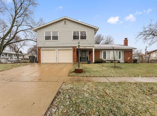 1115 Old Mill Ln, Hanover Park, IL 60133