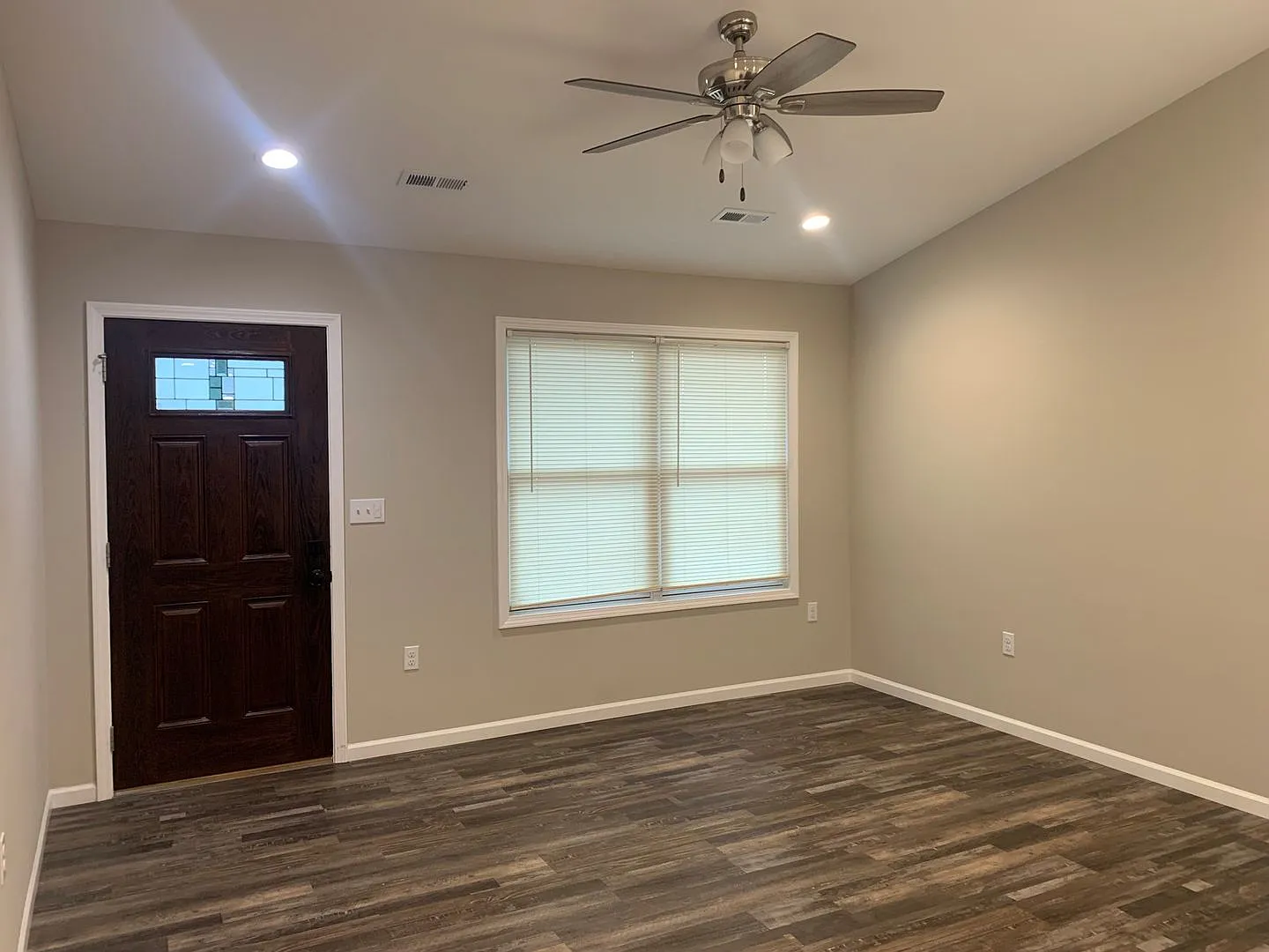 7630-MF4-E4 — Photo 2