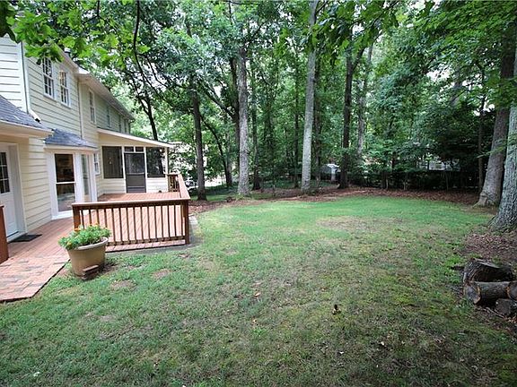 5th image of 550 Woodman Pl