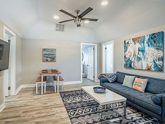 3rd image of 5708 Park Blvd #2