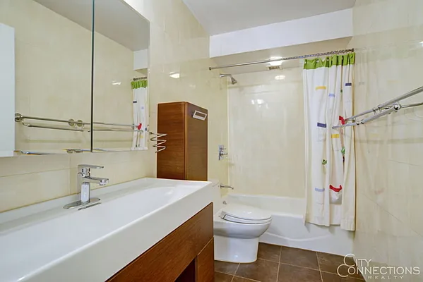 Rented by City Connections Realty | media 15