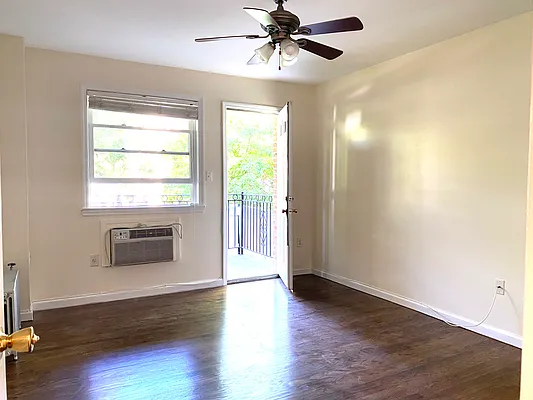 Rented by Compass | media 23