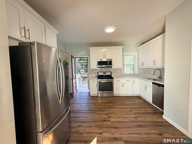 26 Taylor Ave — Photo 8