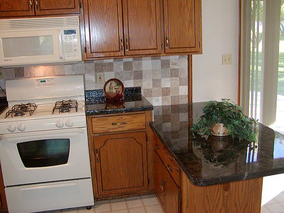 3rd image of 103 River Heights Dr NE