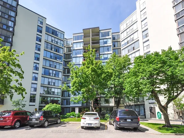 23 Woodlawn Rd E #305, Guelph, ON N1H 7G6