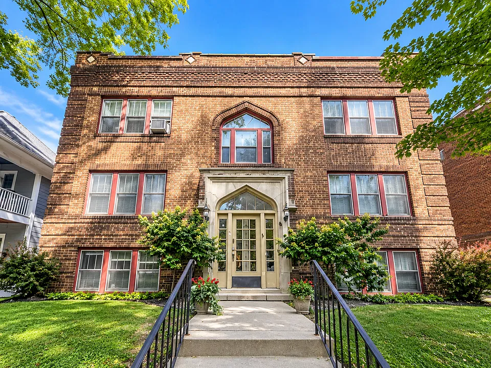 937 W Goodrich Ave