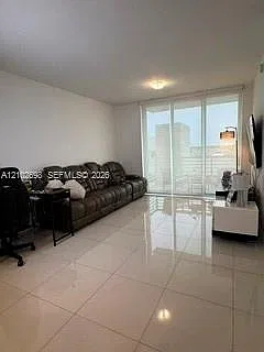 Midtown Doral Condo 4 — Photo 3