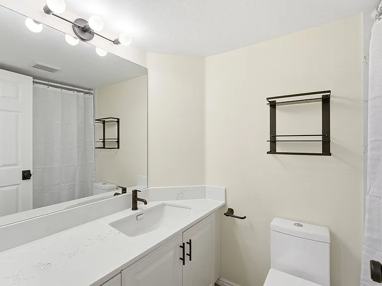 1041 W Grindelwald Ct #R-5 — Photo 14