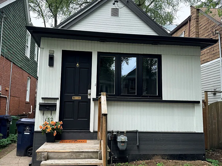 132 Hazelwood Ave — Photo 1