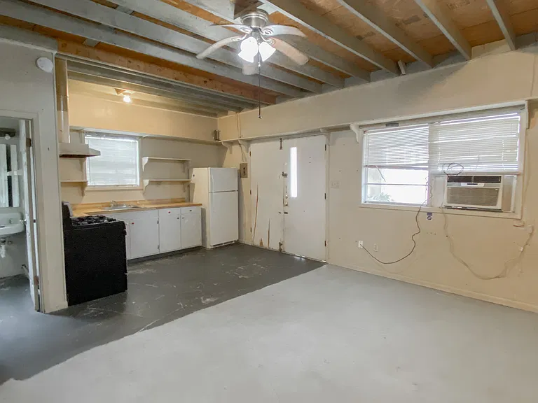 533 W Sallier St #B — Photo 5