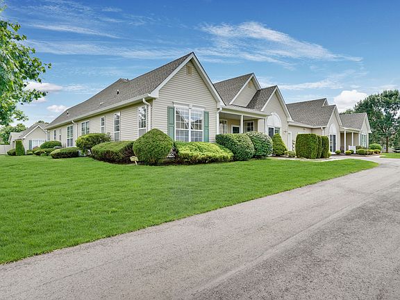 4th image of 12 Deerchase Ln