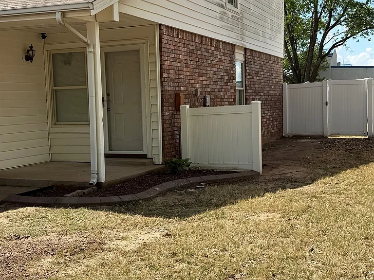 11022 S 85th East Ave — Photo 2