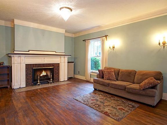 5th image of 1035 E Jackson Blvd