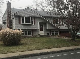 1092 Meridian St, Fall River, MA 02720