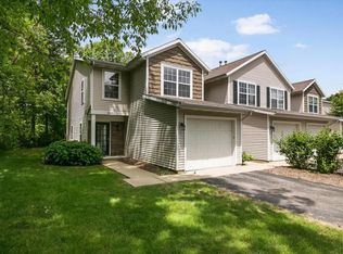 3281 Park Ridge Ln NE, Grand Rapids, MI 49525