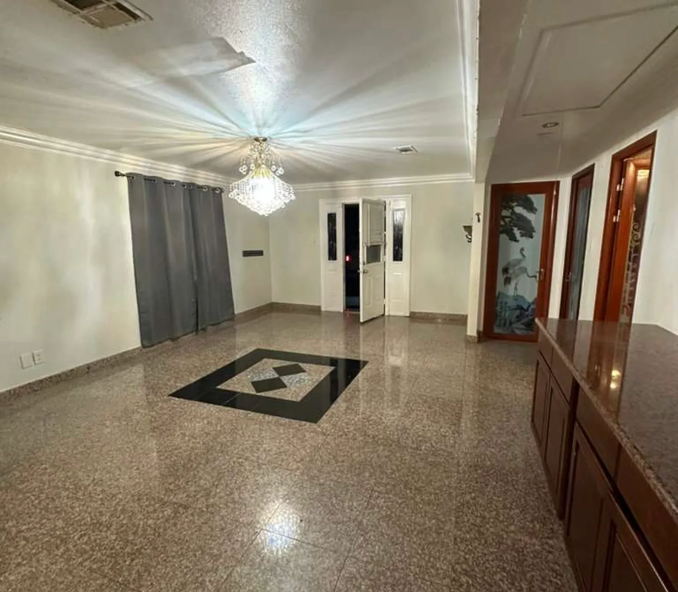 3 bed, 1250 sqft, $1,200 — Photo 1