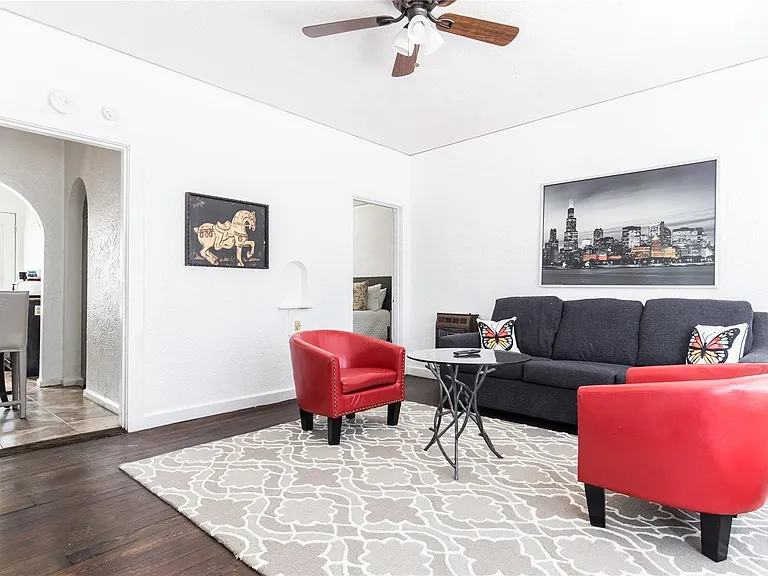320 W Canty St #4 — Photo 9