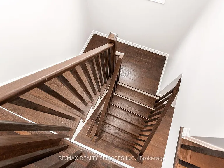 21 Dorchester Ter — Photo 26