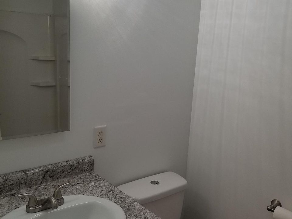 2nd image of 914 Greenheart Dr