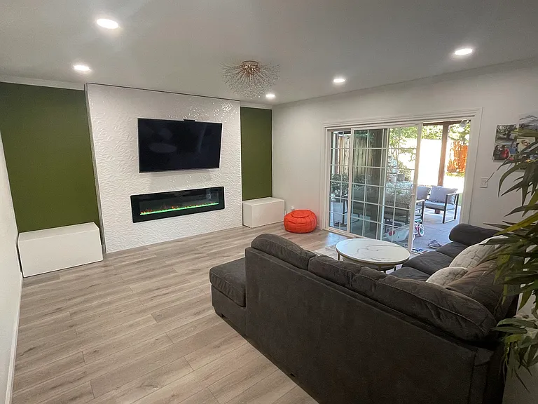 1896 Yosemite Dr — Photo 4