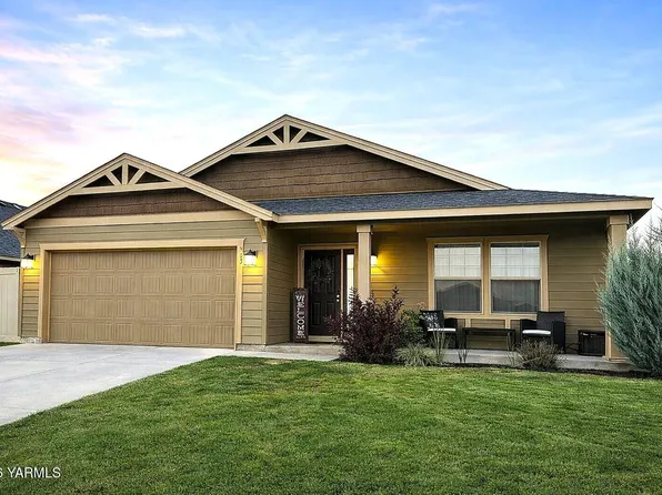 903 Cascade Ave, Moxee, WA 98936