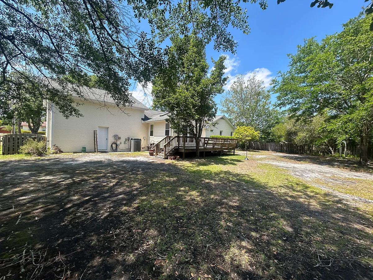 Building Photo - 426 Tanbridge Rd