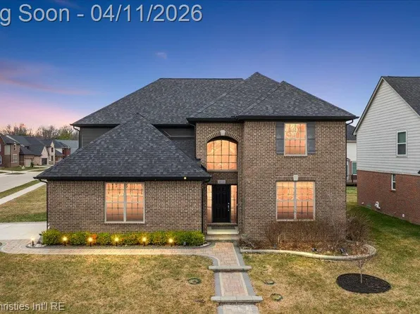 3519 Town Haven Dr, Troy, MI 48083