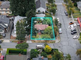 2547 Empire St, Victoria, BC V8T3M5
